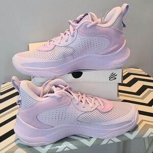 Under Armour Curry 3Z 24 basketball shoes, size 5 Youth